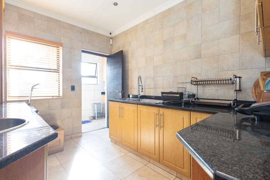 To Let 4 Bedroom Property for Rent in Ridgeworth Western Cape